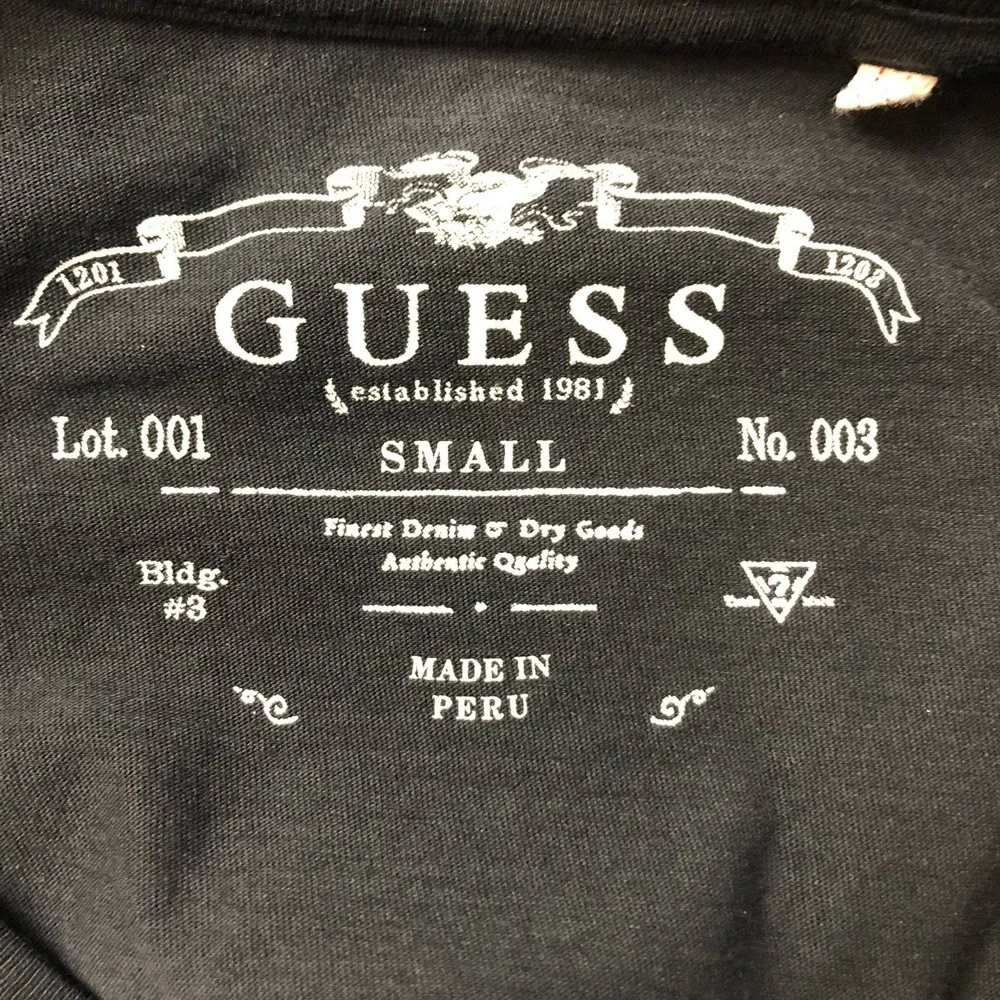 GUESS Catch‎ of the Day Black T-Shirt Size S - Picture 8 of 9